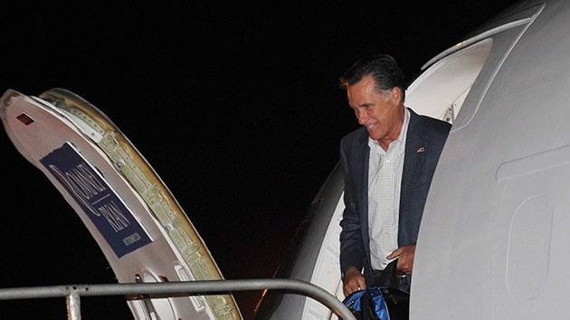 Preocupaciones de campaña: Romney quiere que se abran las ventanillas de los aviones