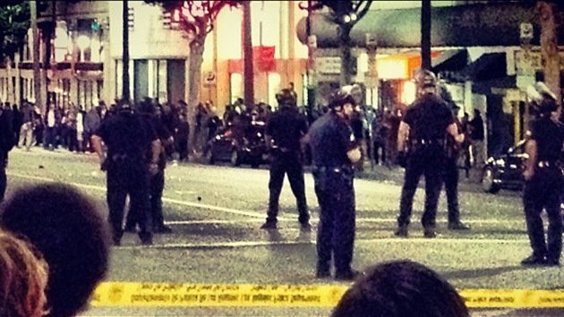 EE.UU.: La Policía dispersa a centenas de skaters que 'ocuparon' Hollywood