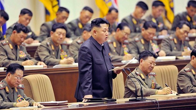 Medios: Kim Jong-un insinuó que en 2015 podría estallar una guerra