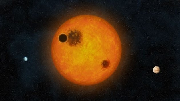 Hallan el primer sistema planetario alineado como el Solar