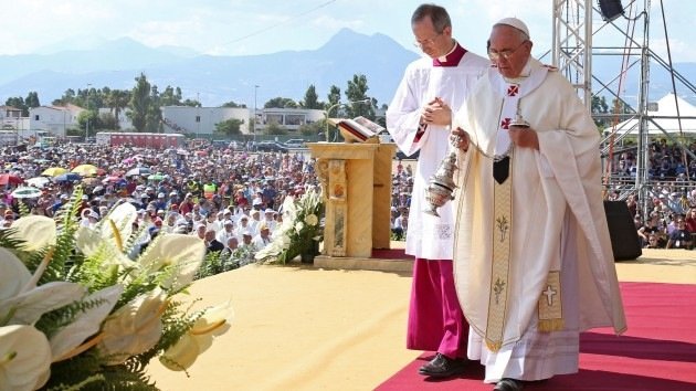 El papa Francisco excomulga a la mafia italiana por asesinar a un niño de 3 años