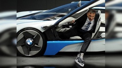 Un kazajo patinó en su BMW