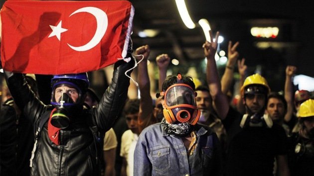 El Gobierno turco 'peina' Twitter en busca de organizadores de las protestas