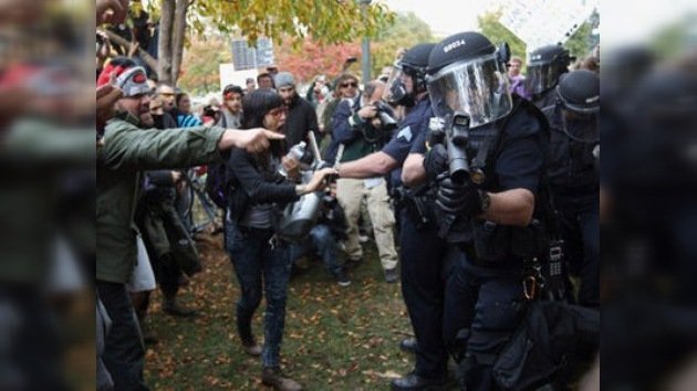 La Policía arremete contra los manifestantes en Colorado