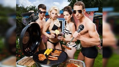 Los periodistas rusos compiten por conseguir la mejor... carne asada