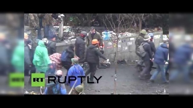 Muerte y violencia: El campo de batalla en Kiev deja ya 77 muertos