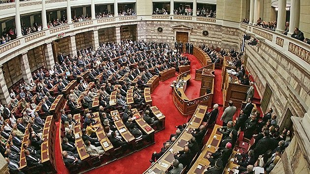 Tres partidos griegos acuerdan formar un gobierno de coalición