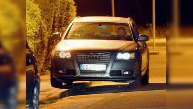 Una pareja alemana vive en su automóvil