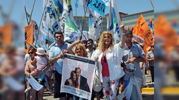 Argentina deja de 'agonizar' tras desmentirse el cáncer de Cristina Fernández de Kirchner