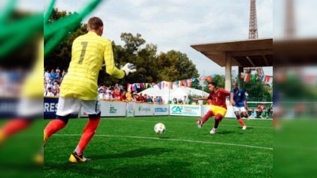 París acoge el Mundial de Fútbol Social para personas sin hogar