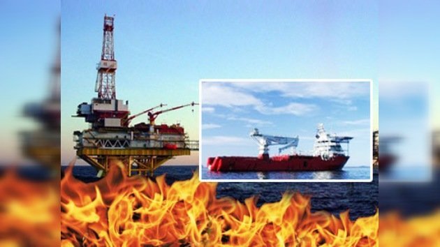 Dos barcos sofocan incendio de plataforma petrolera en Magallanes