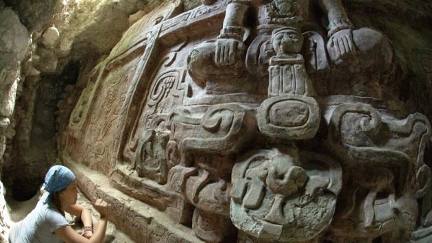 Hallan en Guatemala la escultura maya "más espectacular" jamás encontrada