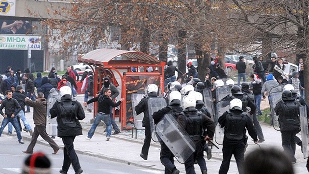Fotos: Enfrentamientos con la Policía en Macedonia dejan decenas heridos