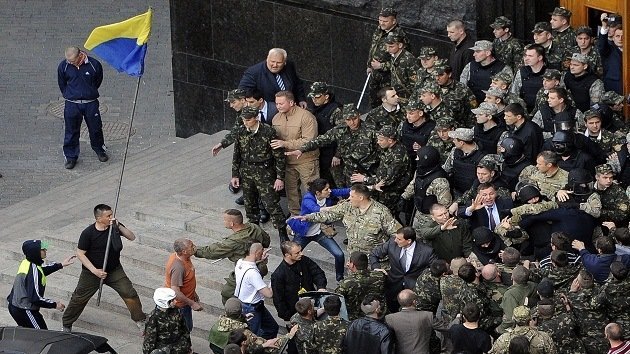"Agentes de la CIA y el FBI ayudan a las autoridades de Kiev"