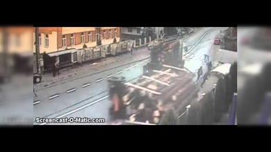 Horrible muerte en una parada de bus en Rumanía