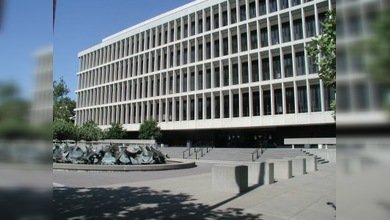 Prohíben a Schwarzenegger bajar sueldos