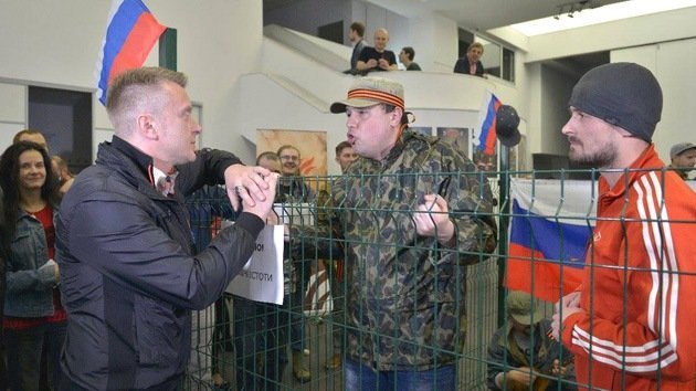 Arte propagandista nacionalista en Kiev: ¡Cuidado! ¡Rusos!