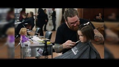 Niña de tres años conmueve al mundo al donar su pelo a los niños con cáncer
