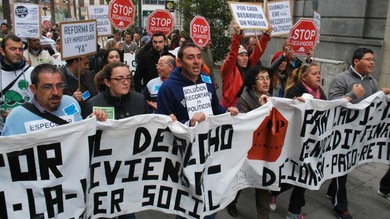 España: Miles de personas protagonizan una manifestación en la Bahía de Cádiz