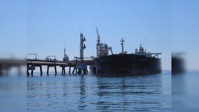 Un buque petrolero con 23 rusos a bordo, secuestrado por piratas somalíes