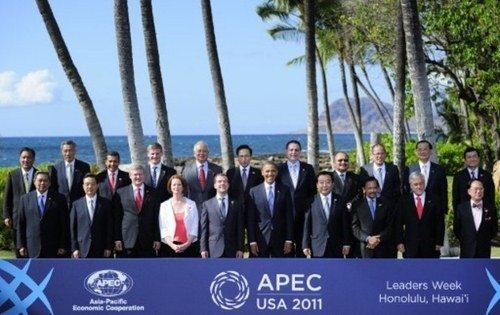 La APEC se viste de gris, a juego con la crisis: adiós a las camisas hawaianas