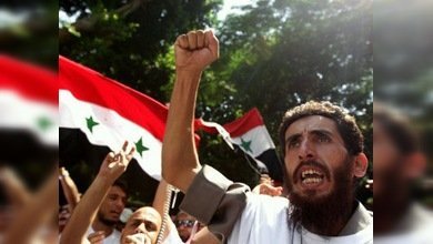 Siria lanza sus tanques contra otras dos ciudades rebeldes