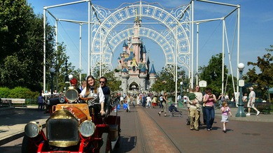 Arrestan a empleados de Disney World por abuso de menores y pornografía infantil