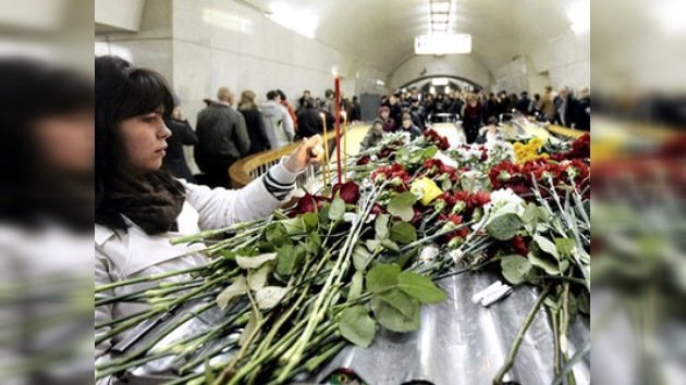 La sociedad rusa llora a las víctimas de los atentados del metro en Moscú