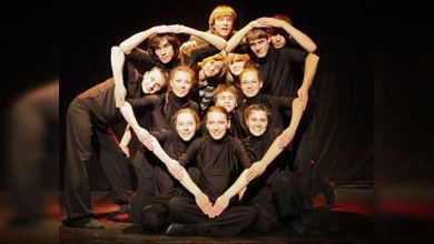 El fogoso baile Lezginka y el teatro de manos llegan a Venecia