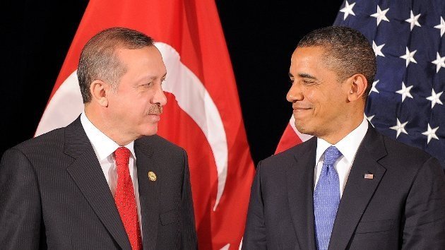 Histeria en Turquía por una foto de Obama con un bate