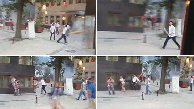 Video: Un turco con un machete dispersa a los manifestantes cerca de la plaza Taksim