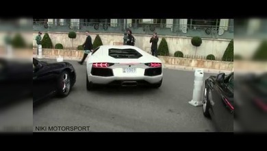 Sufrirás viendo este Lamborghini chocar de forma desafortunada