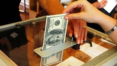 Economista: "El capitalismo y la democracia no son compatibles"