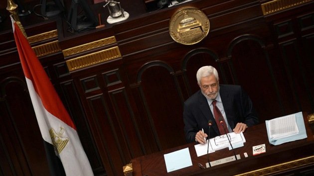 El Parlamento egipcio pone fin a la era de ‘presidencias vitalicias’