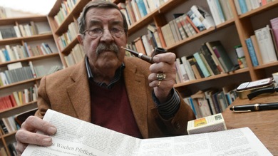 Günter Grass 'bombardea' con su poesía el programa nuclear de Israel