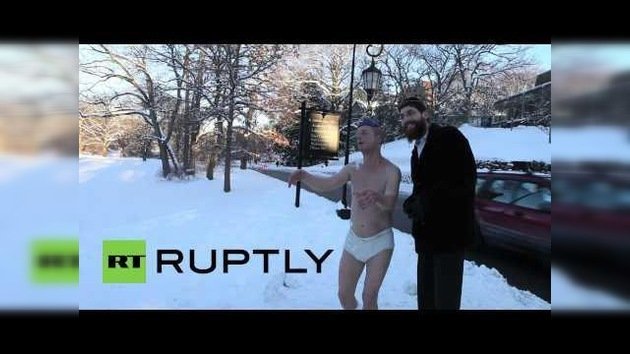El 'sonámbulo' semidesnudo que provocó rechazo en la Universidad de Boston