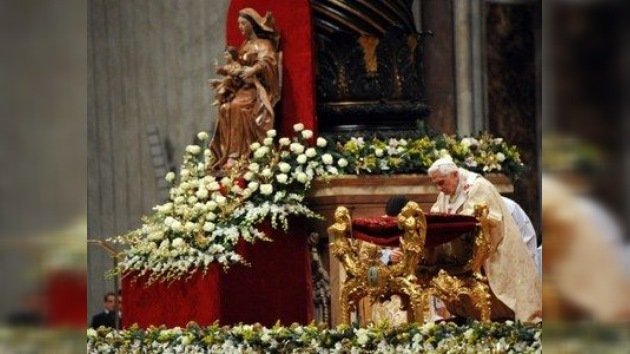 Benedicto XVI condenó la comercialización de la Navidad