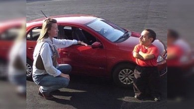 Volkswagen elabora un modelo de coche para personas con enanismo