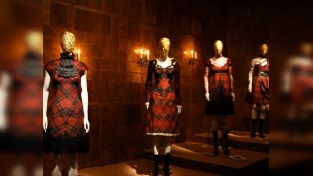 La "salvaje belleza" de McQueen en el Museo Metropolitan de Nueva York