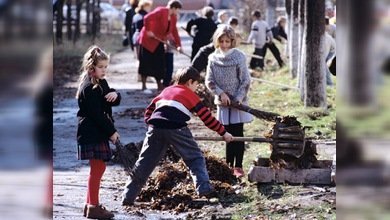Voluntarios hacen conjuntamente los trabajos de primavera en Moscú