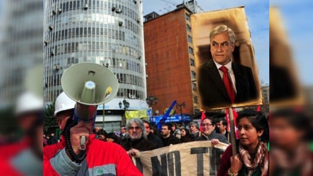 El presidente chileno cede ante los indignados y remodela su gabinete 