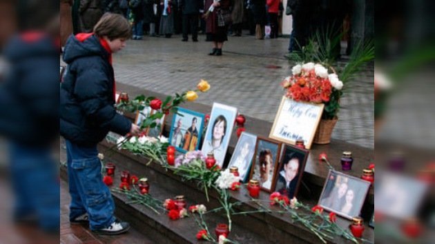 9º aniversario de la toma del teatro en Moscú: el dolor de las víctimas no baja el telón