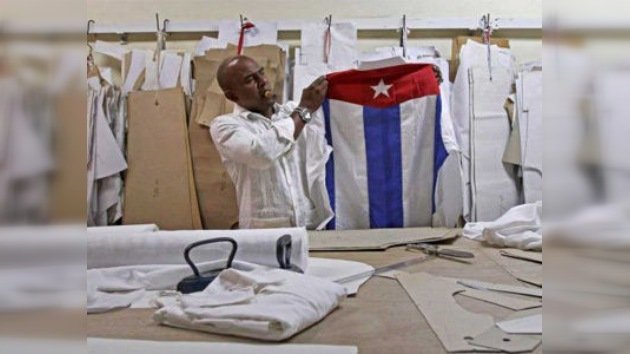 Las guayaberas cubanas cautivan a la élite política y cultural mundial