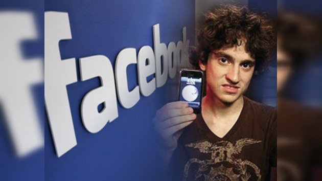 Facebook enrola en sus filas a uno de los 'hackers' más conocidos