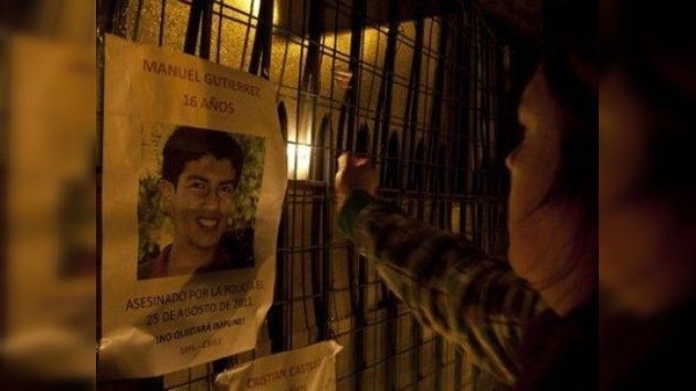 Centenares de personas asistieron al funeral del joven que murió durante el paro chileno