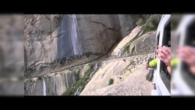 Vertiginoso viaje en bus por el Himalaya