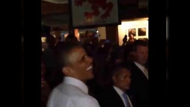 ¿Cómo reacciona Obama cuando le ofrecen un poco de marihuana legal?