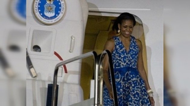 El avión de Michelle Obama retrasa su aterrizaje por un error de un controlador