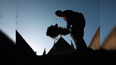 Para algunos el enterramiento en vida alivia el estrés