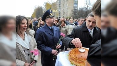 Homenaje a los cosmonautas que pasaron 176 días en el espacio
